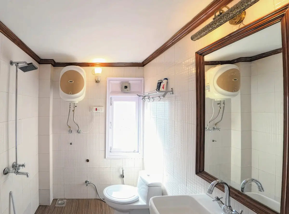 bathroom-3-of-serviced-apartment-near-mall-road-shimla