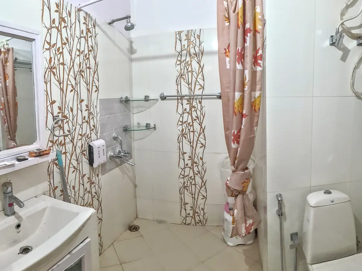 bathroom-of-2bhk-cottage-in-shimla