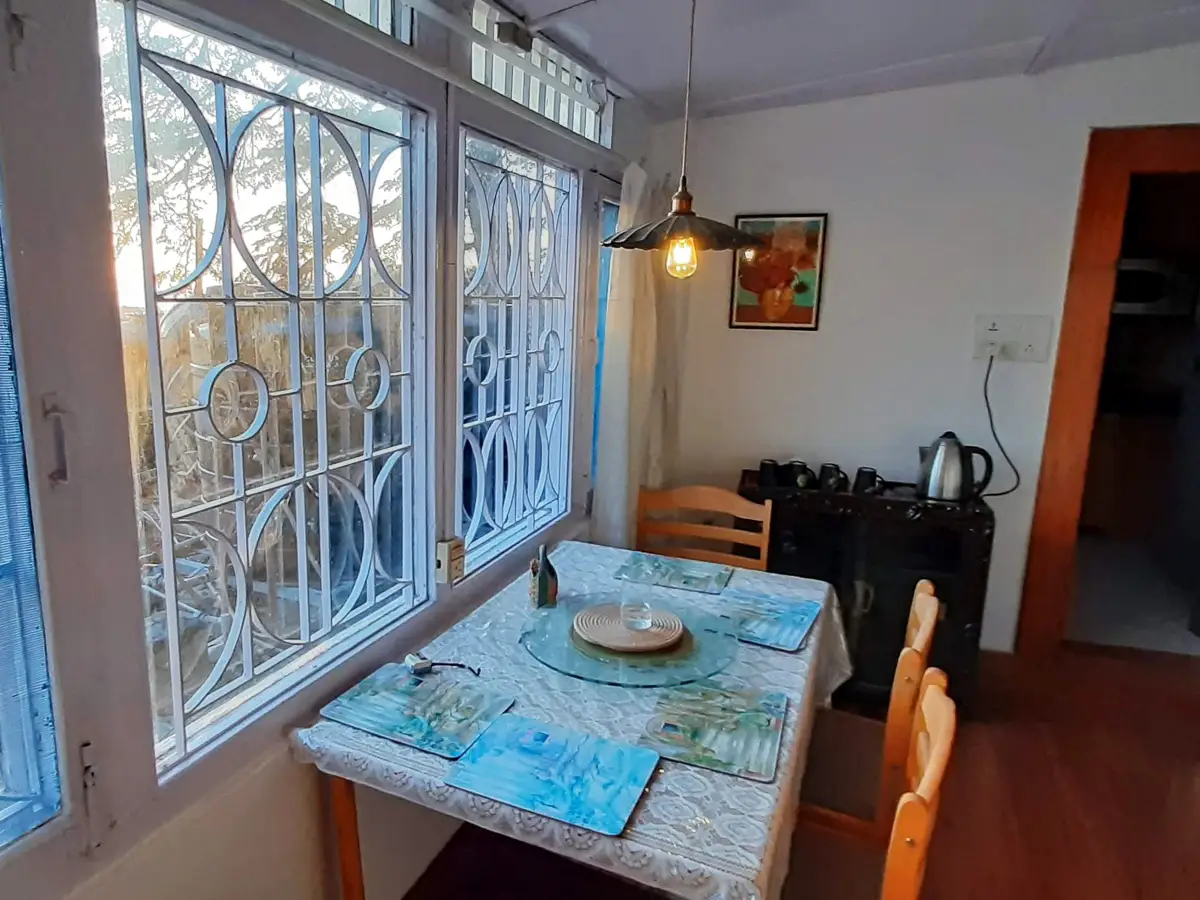 dining-area-2bhk-cottage-in-shimla