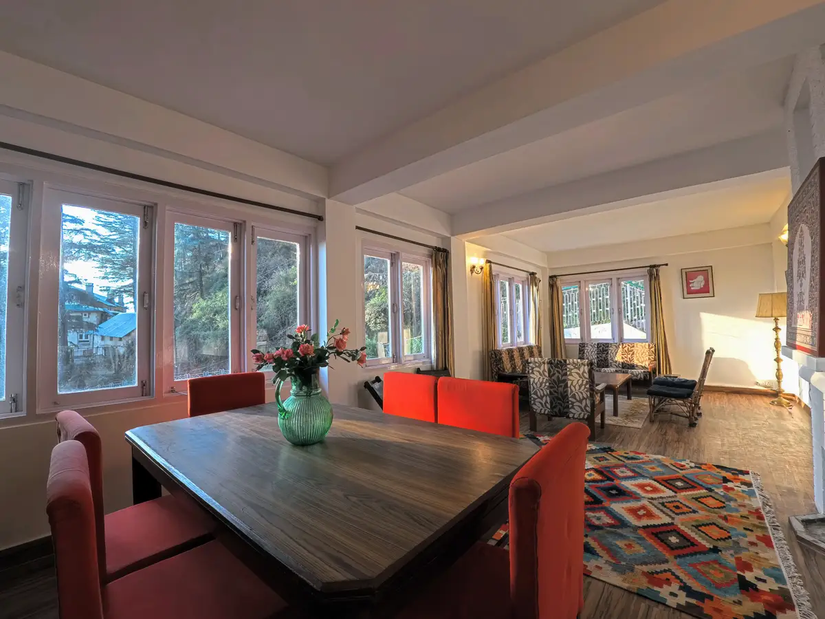 dining-area-at-serviced-apartment-near-mall-road-shimla