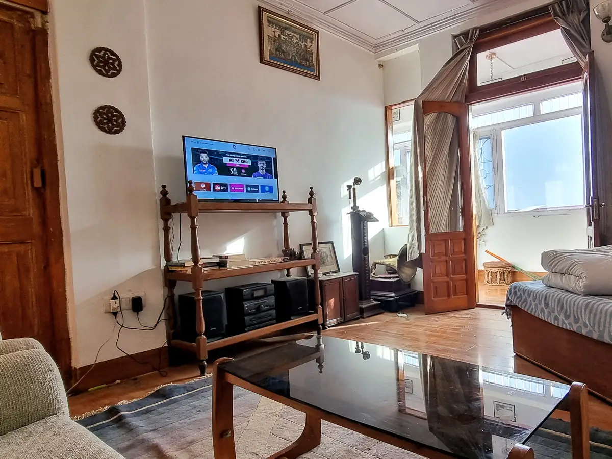 living-room-1-2bhk-cottage-in-shimla